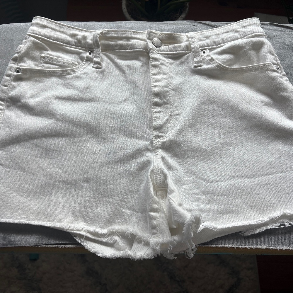 White 4” shorts